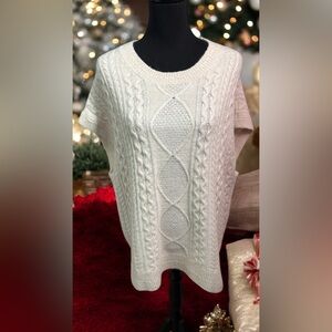 NWT. XL Fat Face sleeveless cable knit sweater.